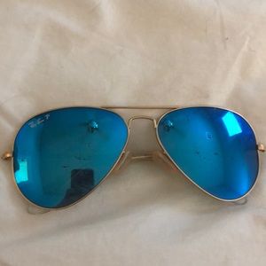 Blue mirror aviator raybans sunglasses